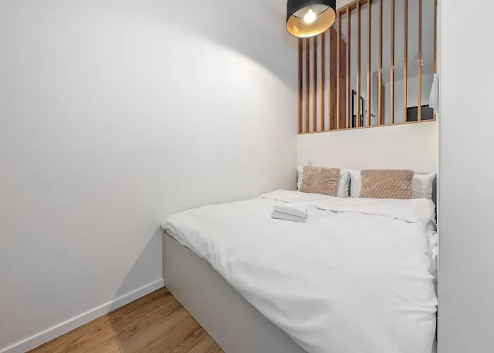 Apartment Czysta Urban Living By Bookinghost